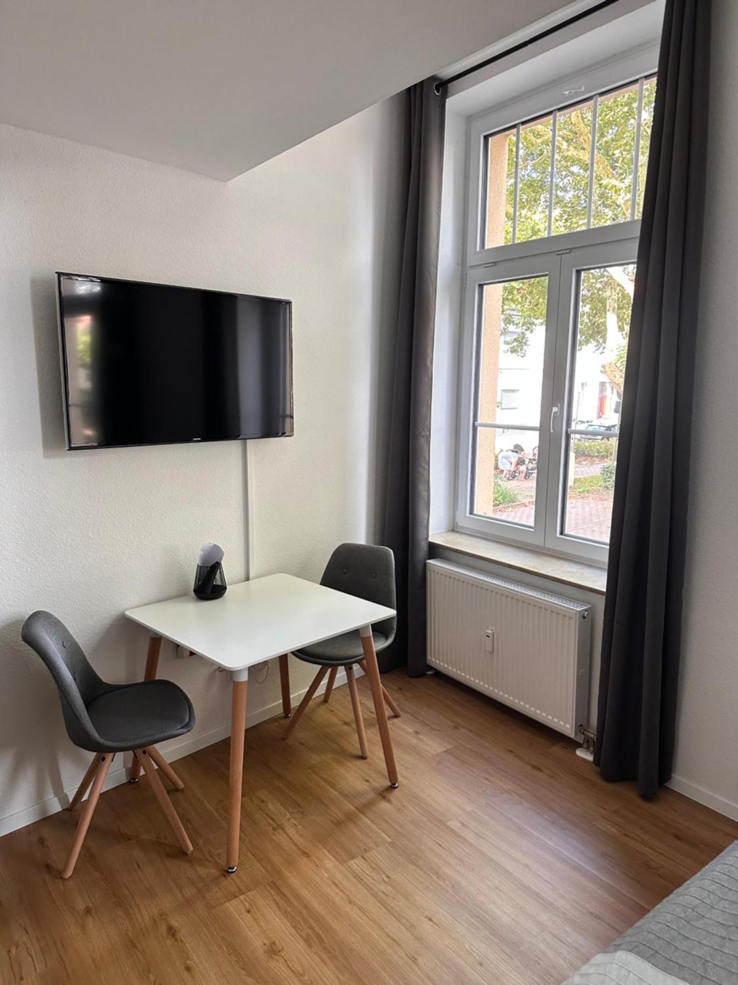 Zentrales Apartment Mit Parkplatz Hockenheim Extérieur photo