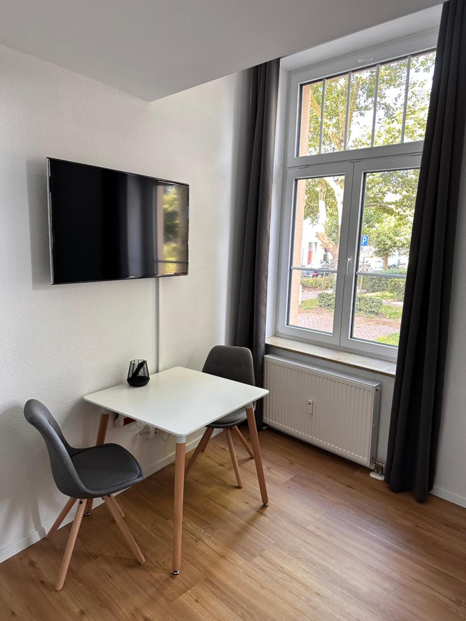 Zentrales Apartment Mit Parkplatz Hockenheim Extérieur photo